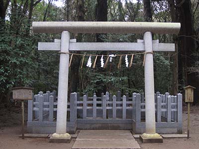 要石