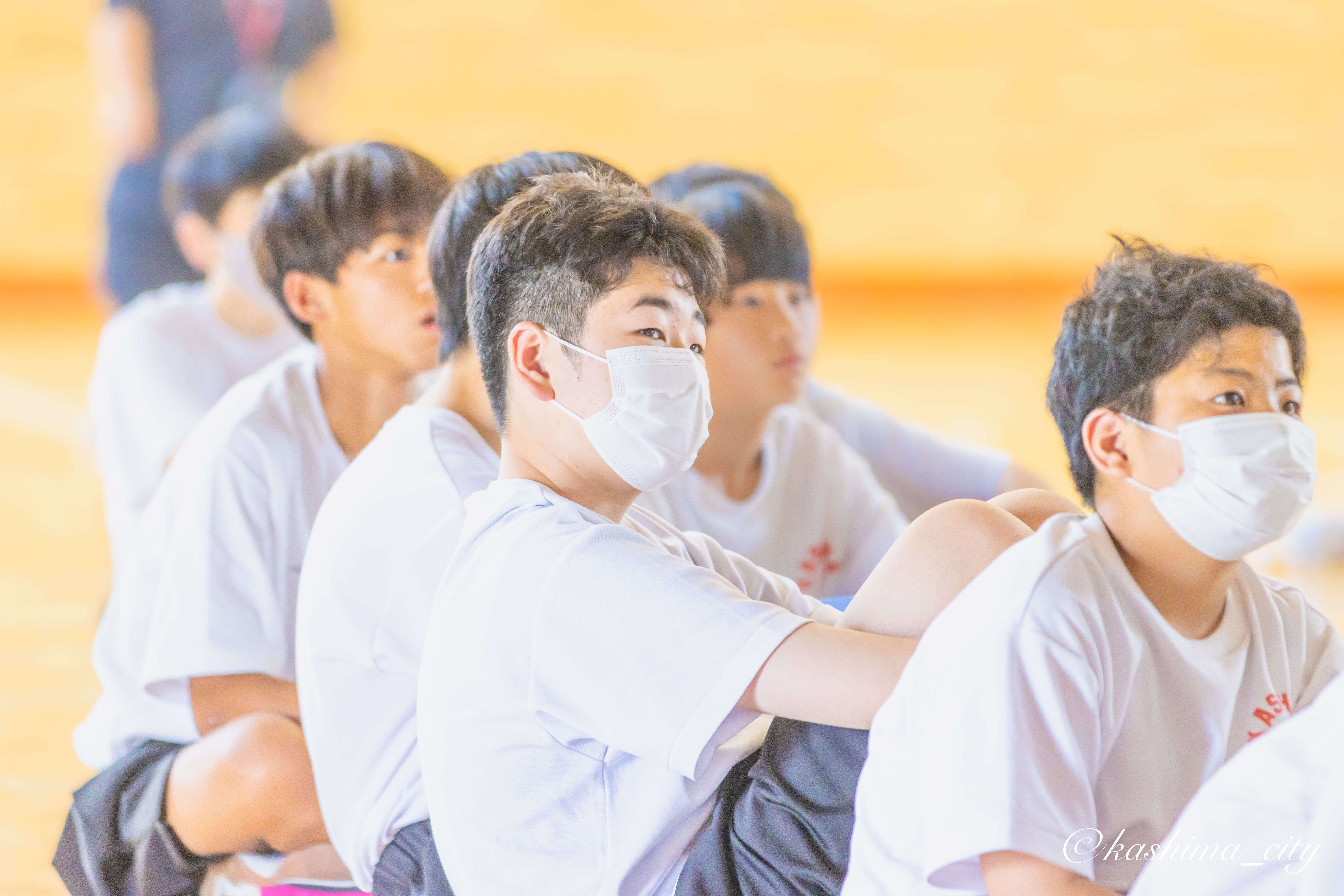 講義を聞く男子生徒④