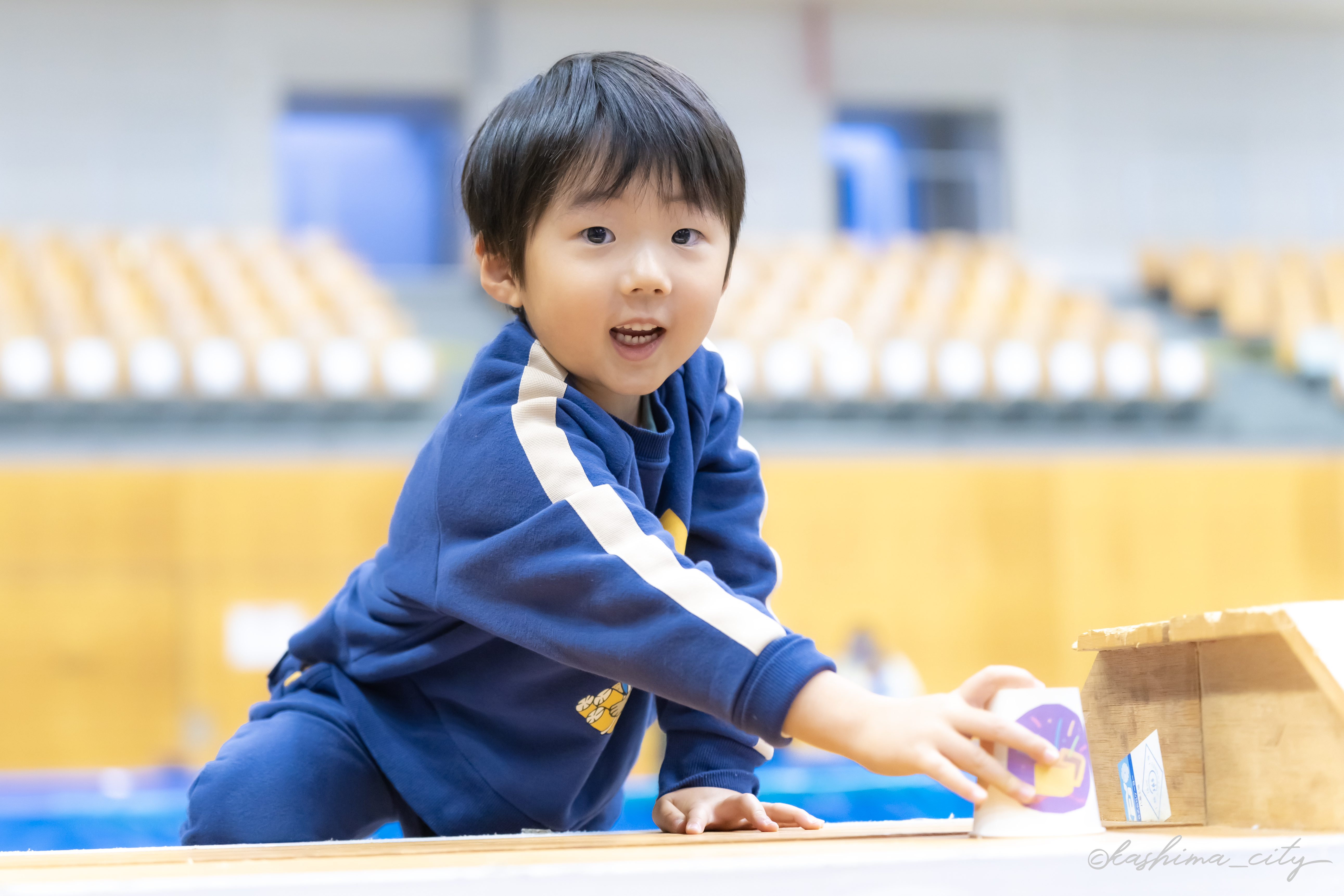 宝探しする男の子