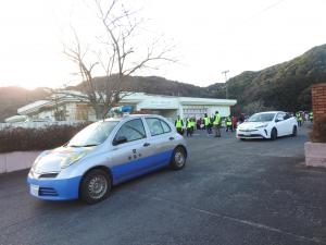 先導車