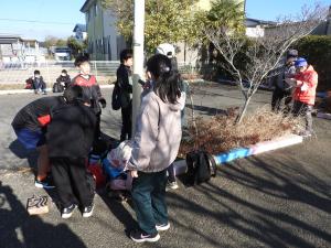 スサキ保育園で休憩