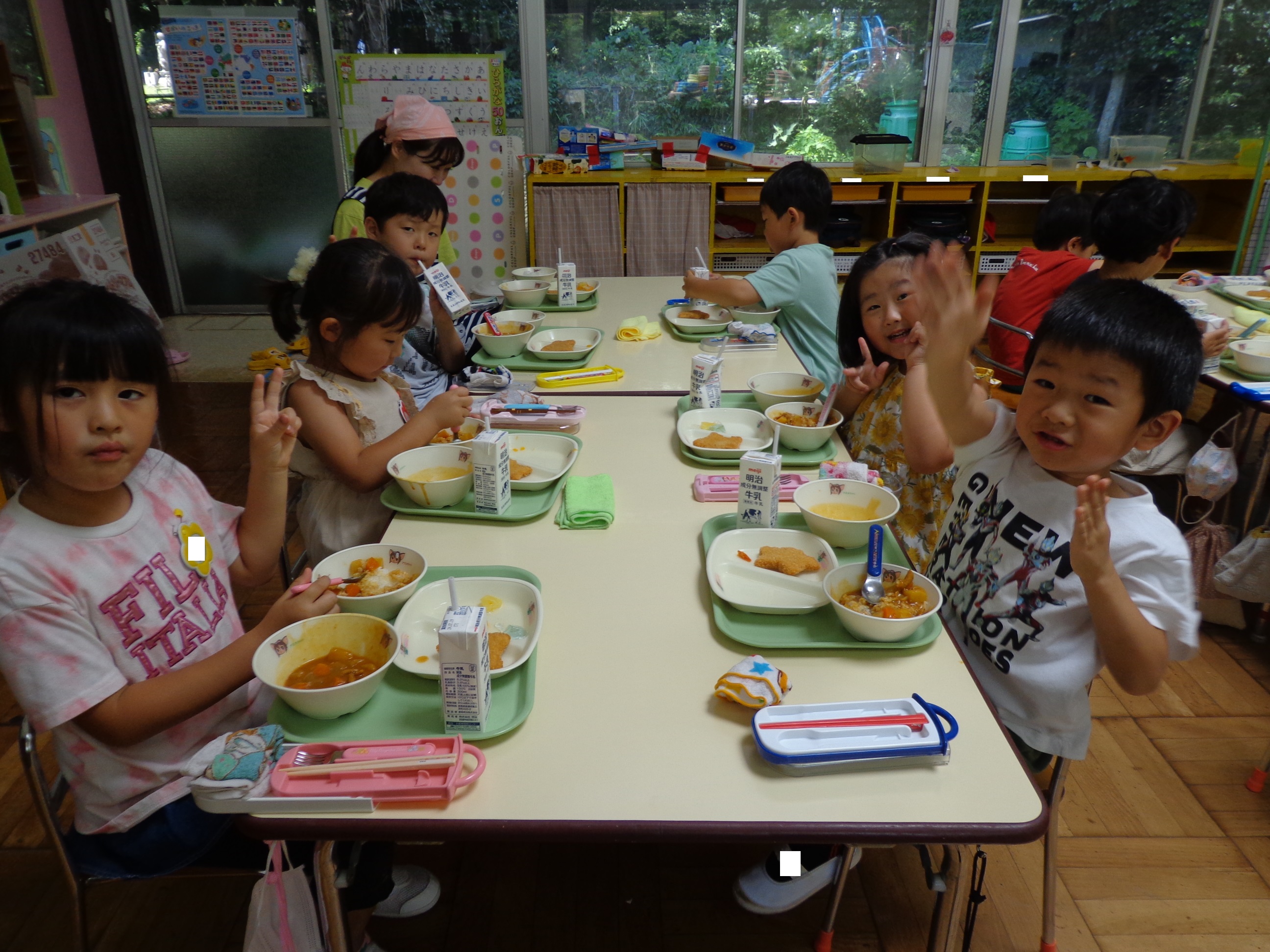 なかよし給食・年長組・年中組
