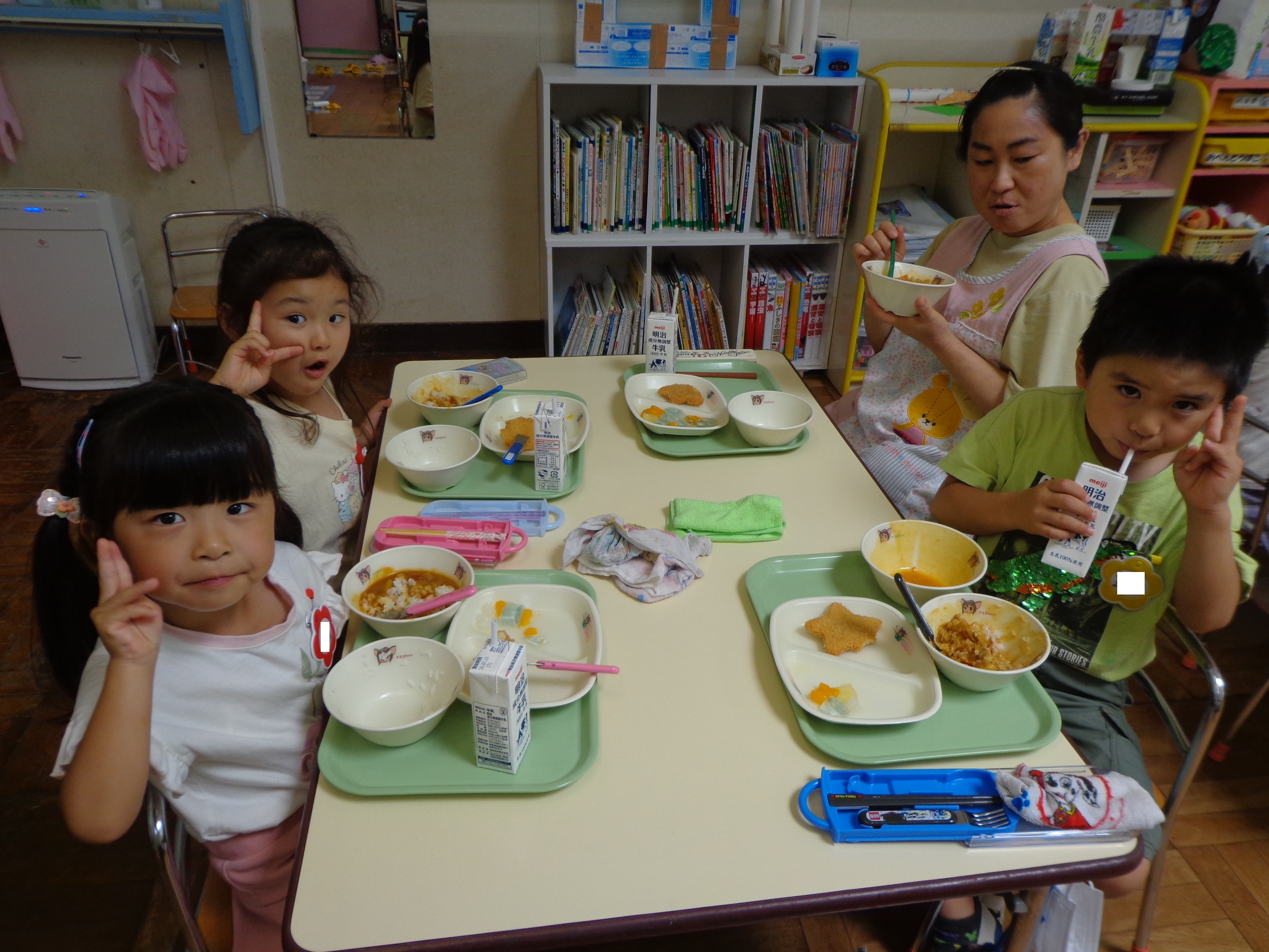 なかよし給食・年長組・年中組