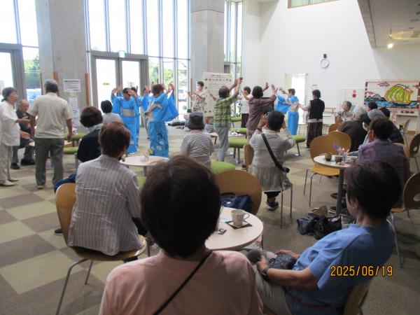 踊りの披露様子