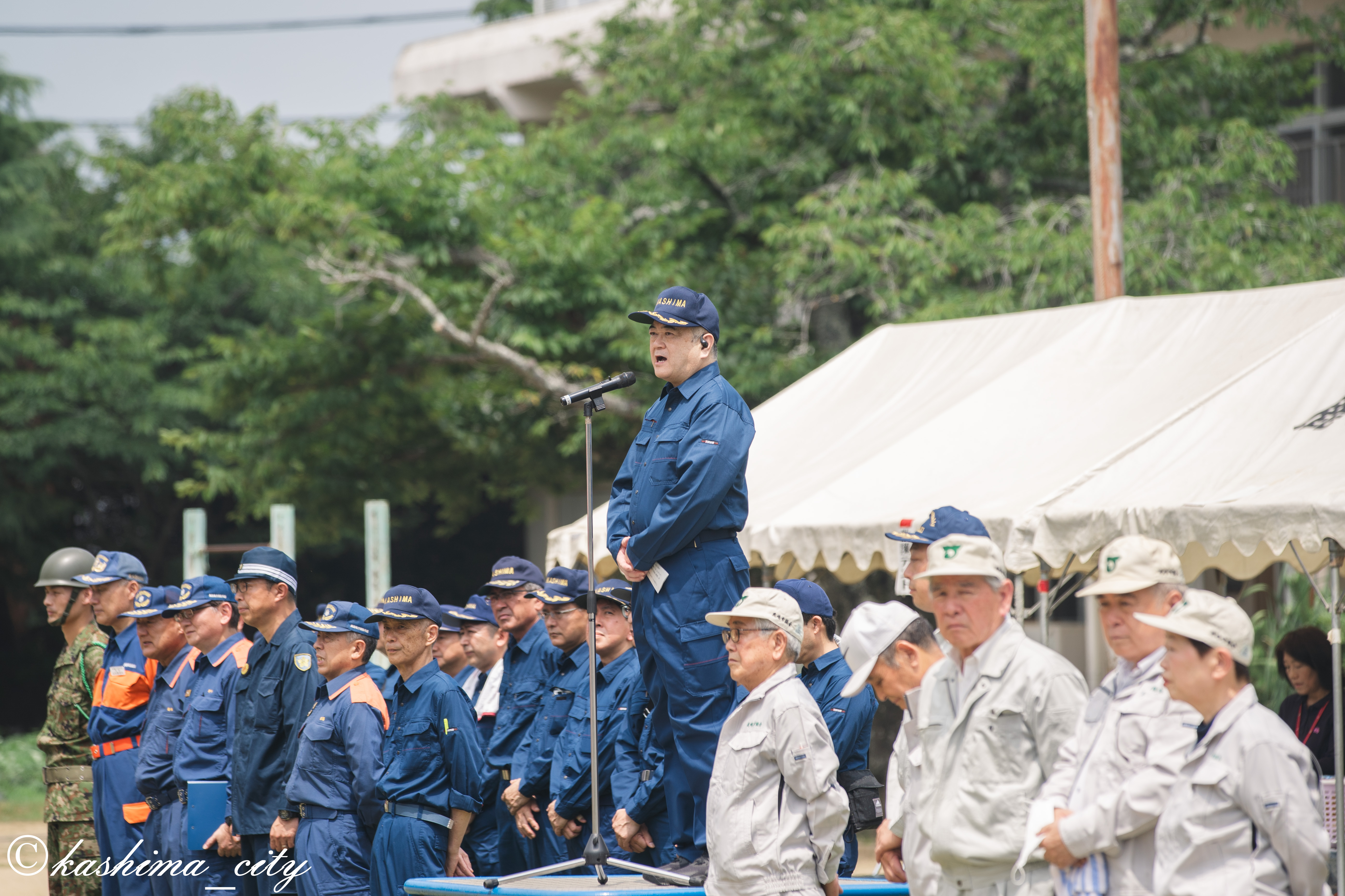 開会式であいさつする田口市長