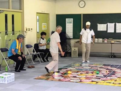 でた目の数を自分で歩くよ