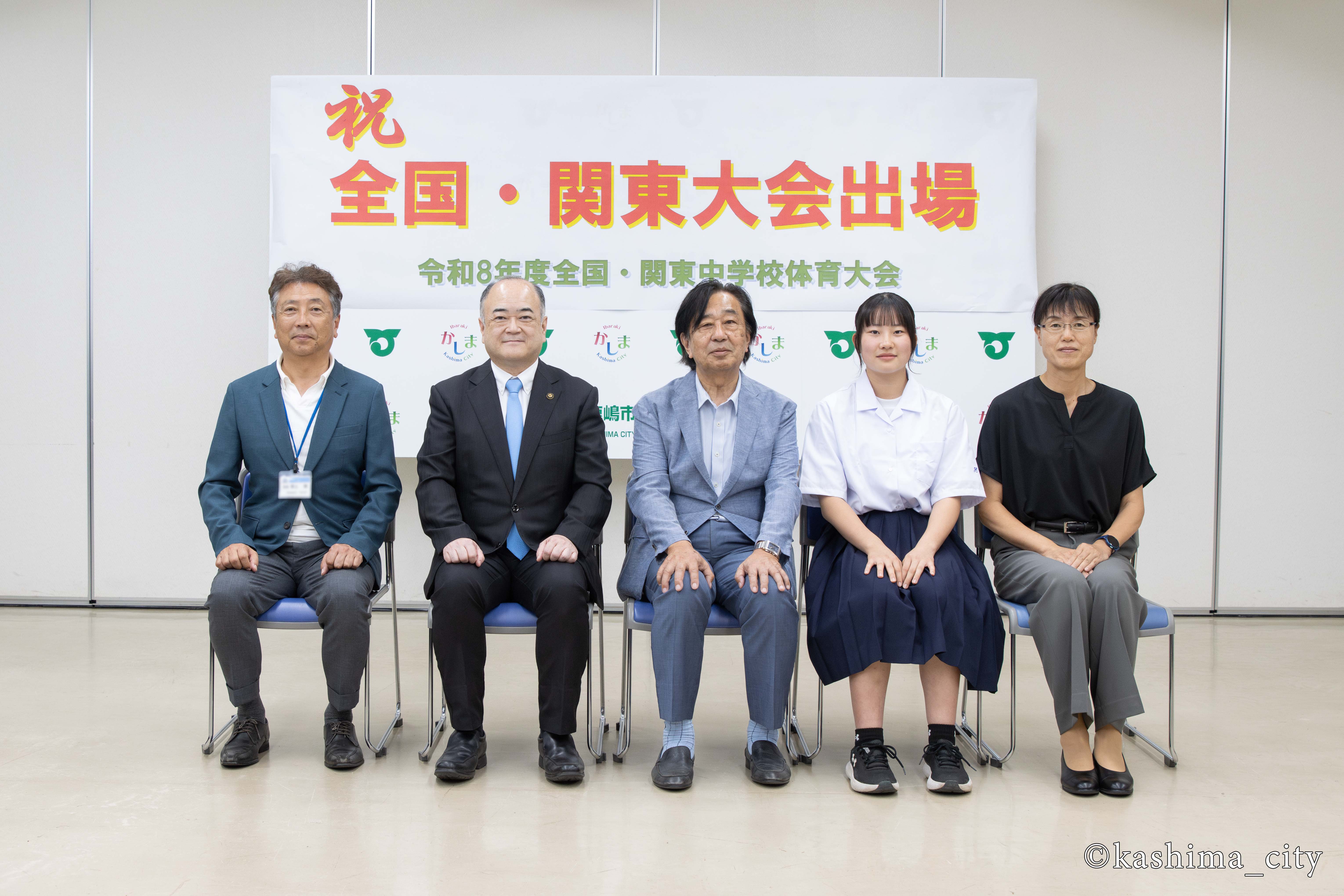 田口市長、川村教育長、平井中学校の皆さん